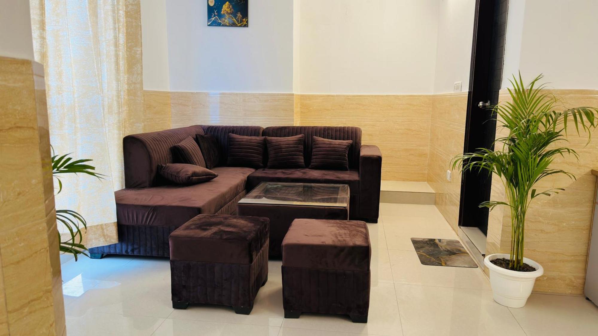 Отель Dr White House - Noida Sector 18 Экстерьер фото