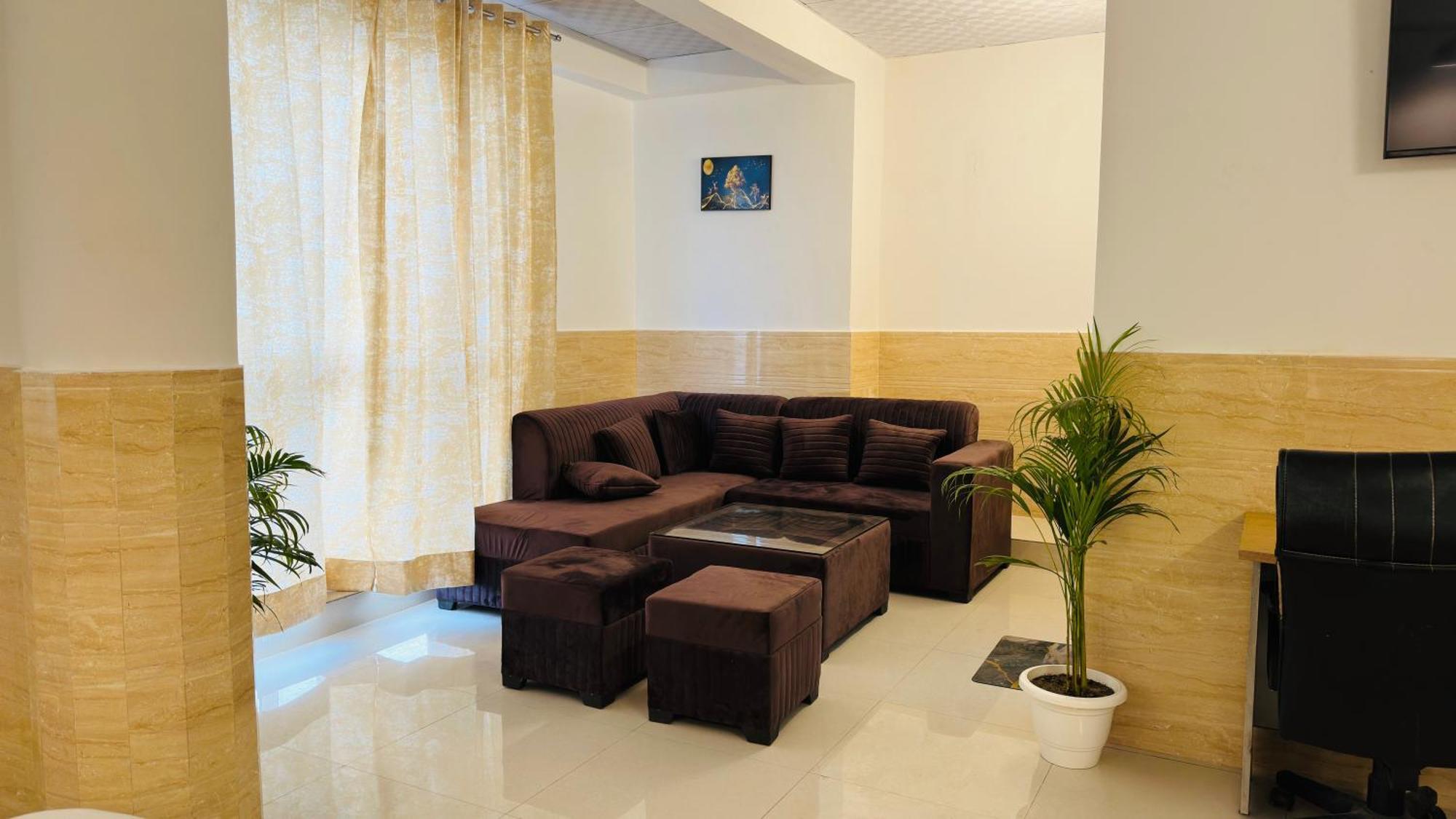 Отель Dr White House - Noida Sector 18 Экстерьер фото