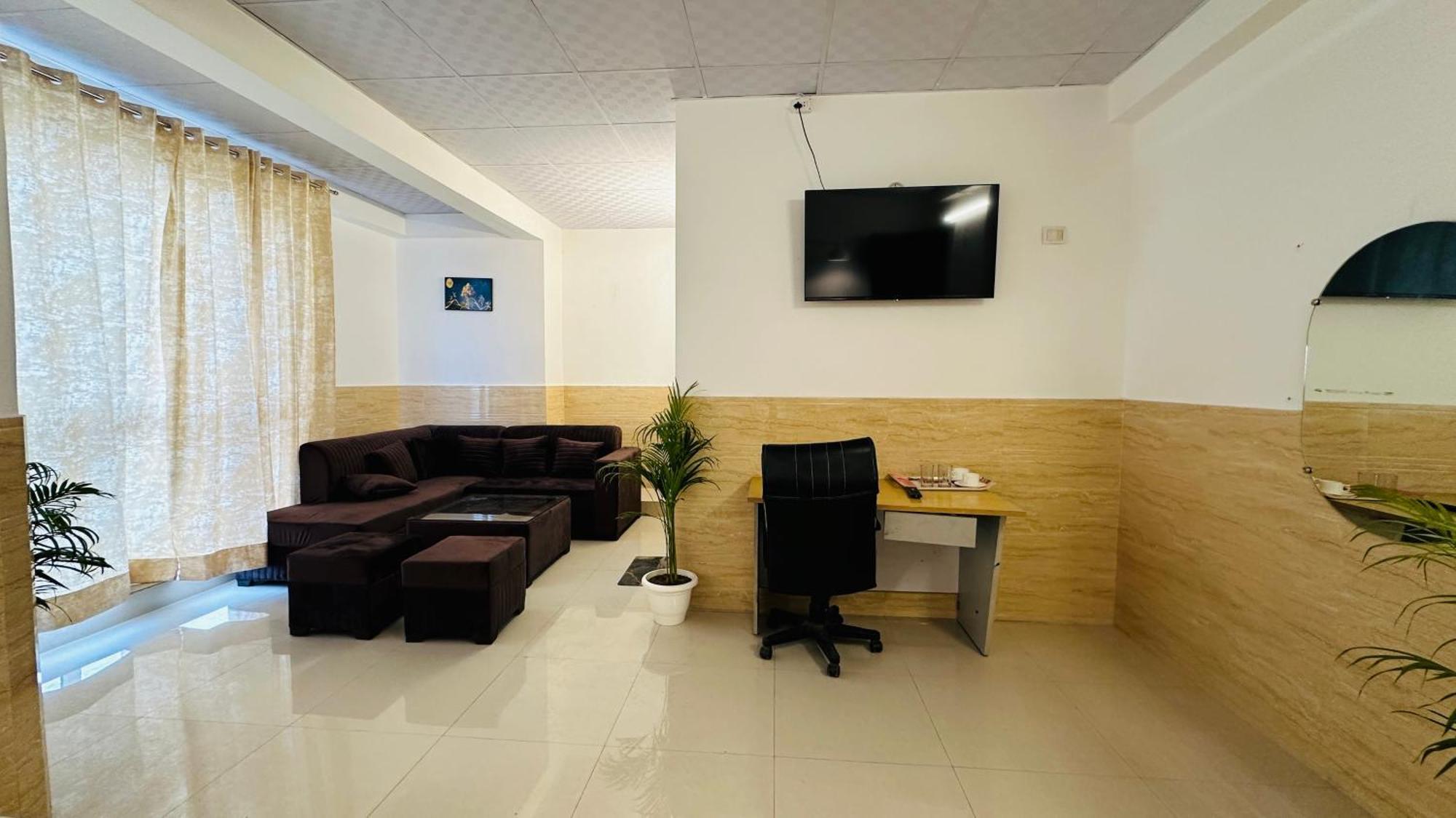 Отель Dr White House - Noida Sector 18 Экстерьер фото